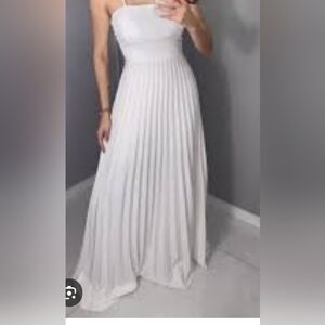 Elegant White Pleated Maxi Dress